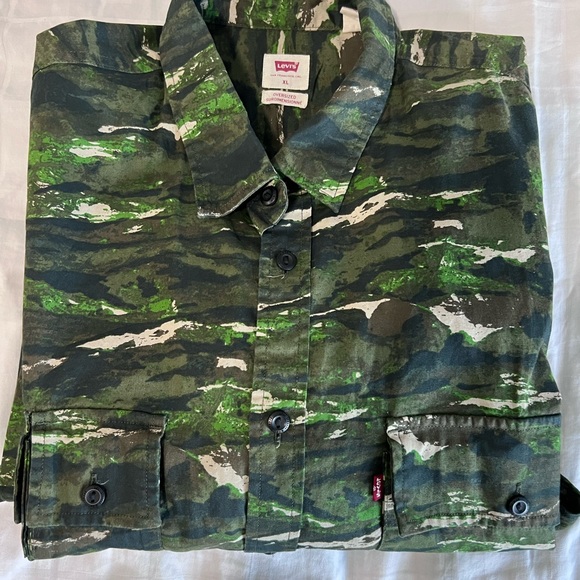 LEVIS - Picture 2 of 3